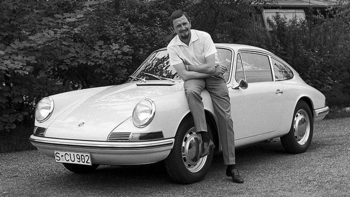 Ferdinand Porsche, designerul maşinilor sport, a murit la 76 de ani