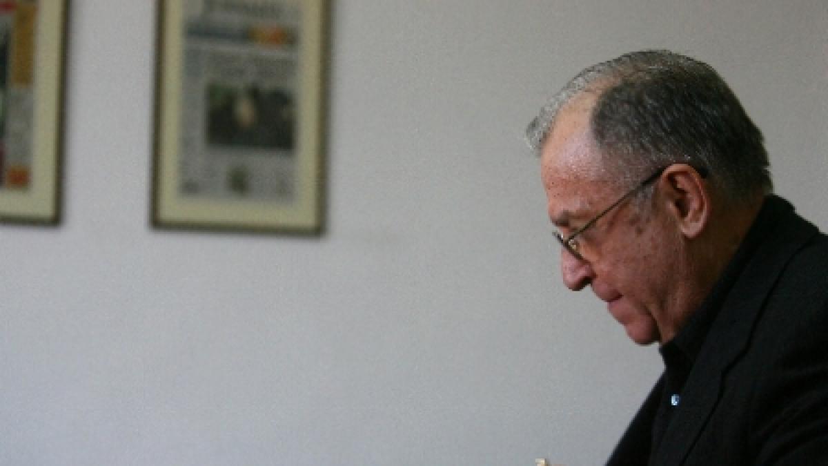 Iliescu, absent de la Congresul PSD din motive medicale, „din fericire nu grave“