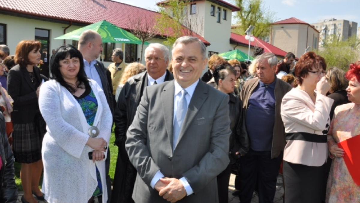 Primarul Onţanu a inaugurat în Sectorul 2 cel mai mare centru multifuncţional de servicii sociale, recreative şi de educaţie din ţară