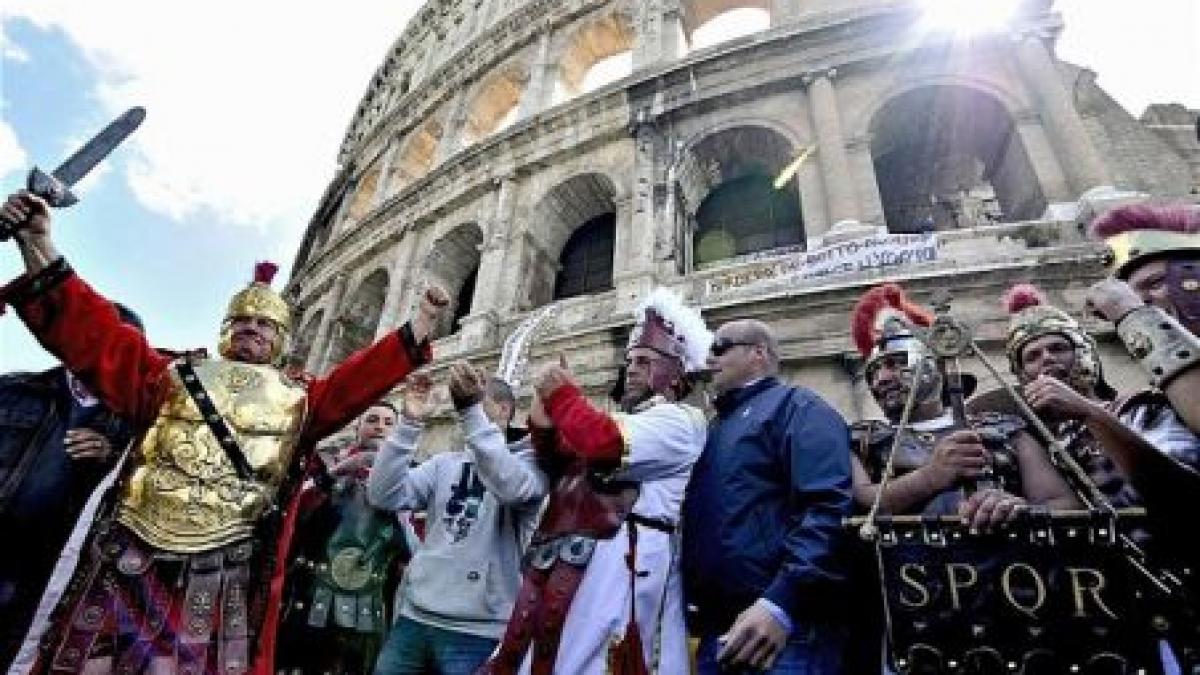 Roma: Autorităţile interzic gladiatorilor să mai distreze turiştii în faţa Colosseumului 