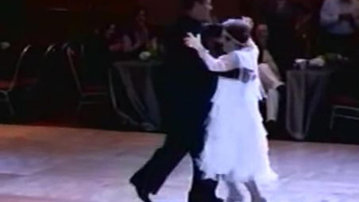 Cum a uimit o bătrânică de 94 de ani publicul unui concurs, dansând quickstep