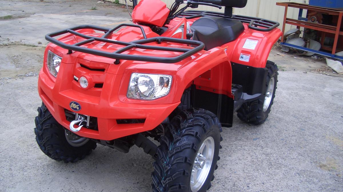 Doi copii din Dej au fost la un pas de moarte după ce s-au răsturnt cu un ATV de mici dimensiuni