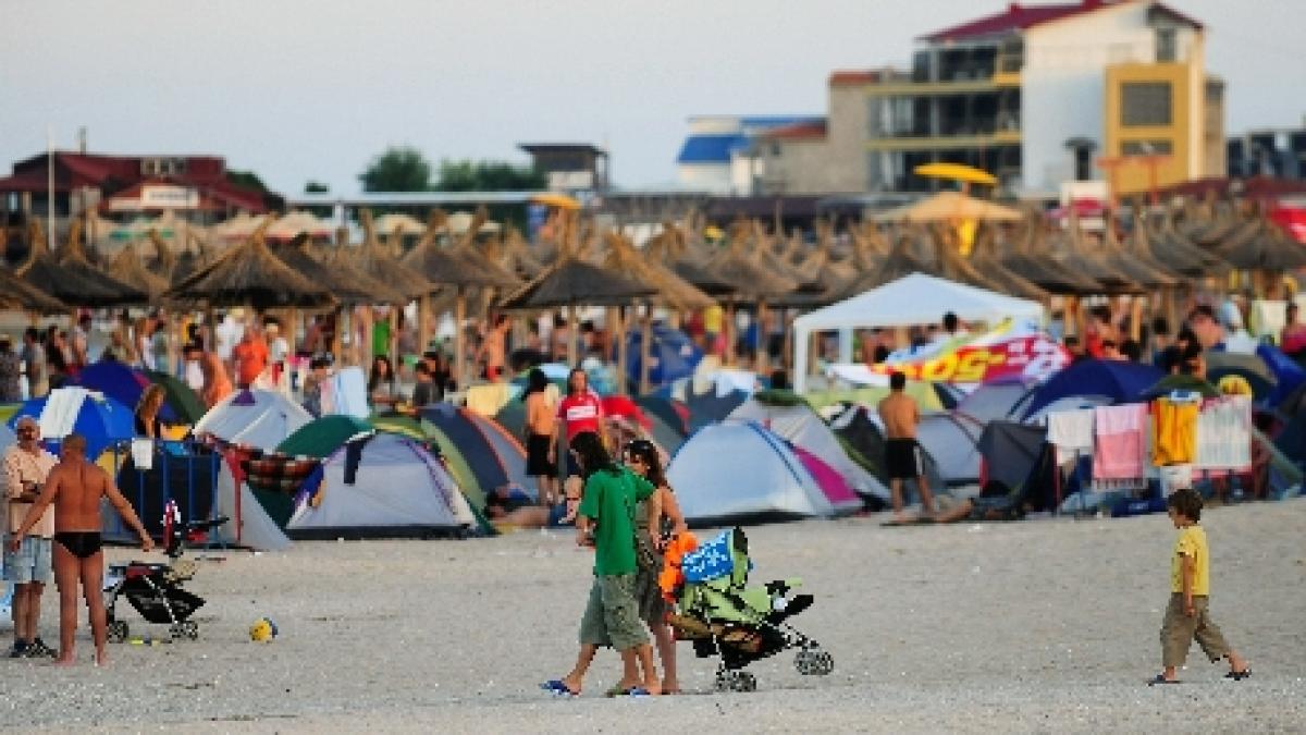 Operatorii din turism estimează că sunt circa 30.000 de turişti pe litoral, în acest week-end