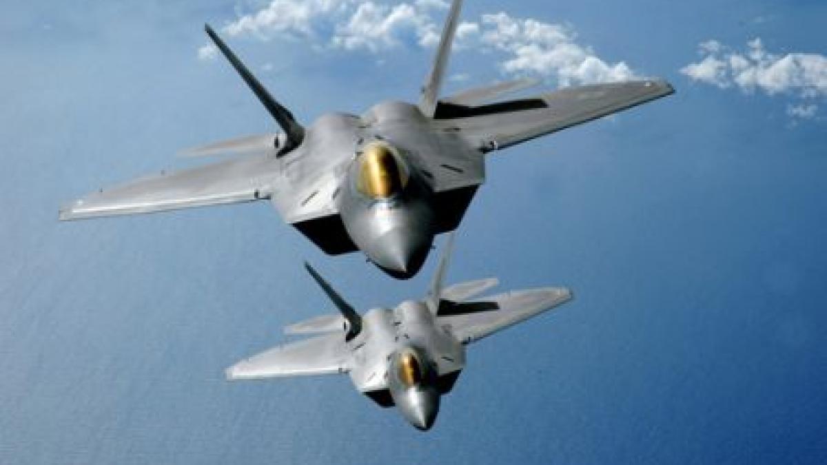 SUA mobilizează avioane F22 invizibile pe radar în Emiratele Arabe Unite, pe fondul tensiunilor dintre Iran şi aliaţi