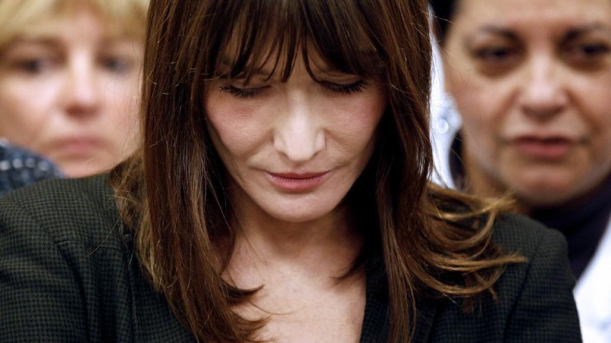 Tensiune la Paris. Carla Bruni, în şoc psihologic. Nu-şi mai alăptează fiica la sân din cauza violenţei campaniei electorale 