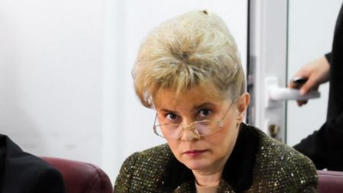 Soţul Corinei Dumitrescu, nominalizată la Educaţie în guvernul Ponta, a demisionat din Comisia de învăţământ din Cameră