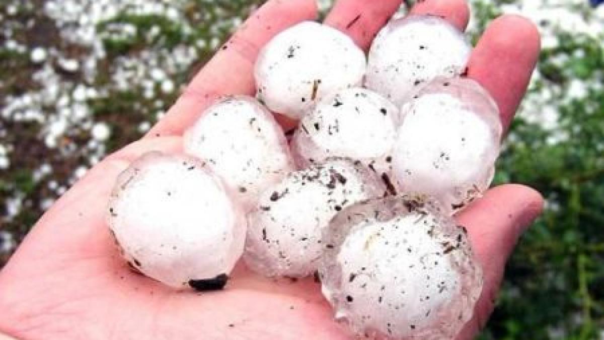 Avertizare de grindină şi ploi torenţiale, în Mureş. Vezi prognoza meteo