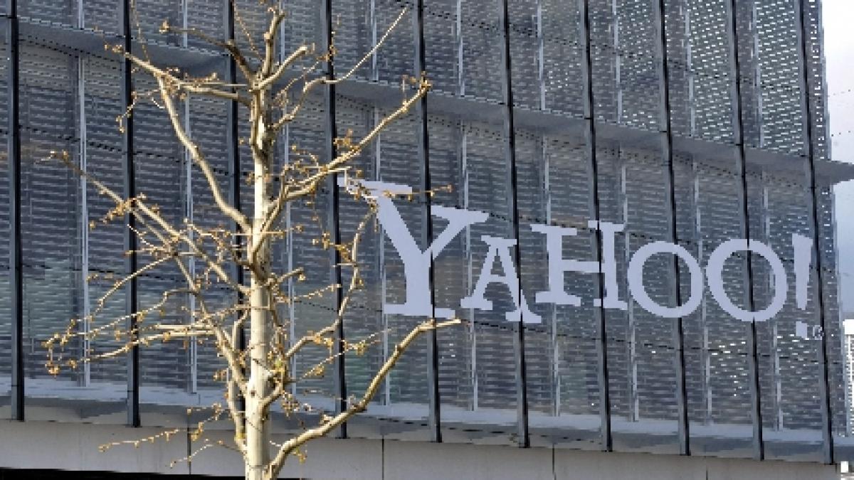 Unul din acţionarii Yahoo cere demiterea directorului general din cauza unei informaţii false în CV