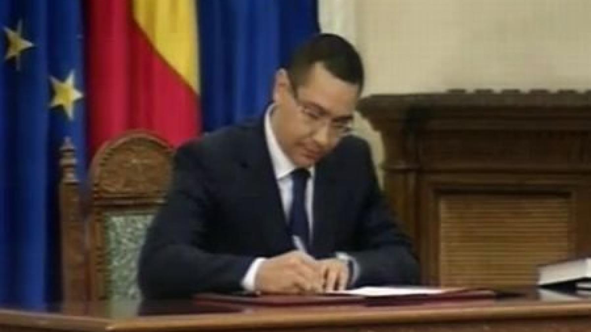 Guvernul Ponta a depus jurământul la Palatul Cotroceni. Băsescu: Mă aştept la o consolidare a ceea ce s-a întâmplat în ultimii ani