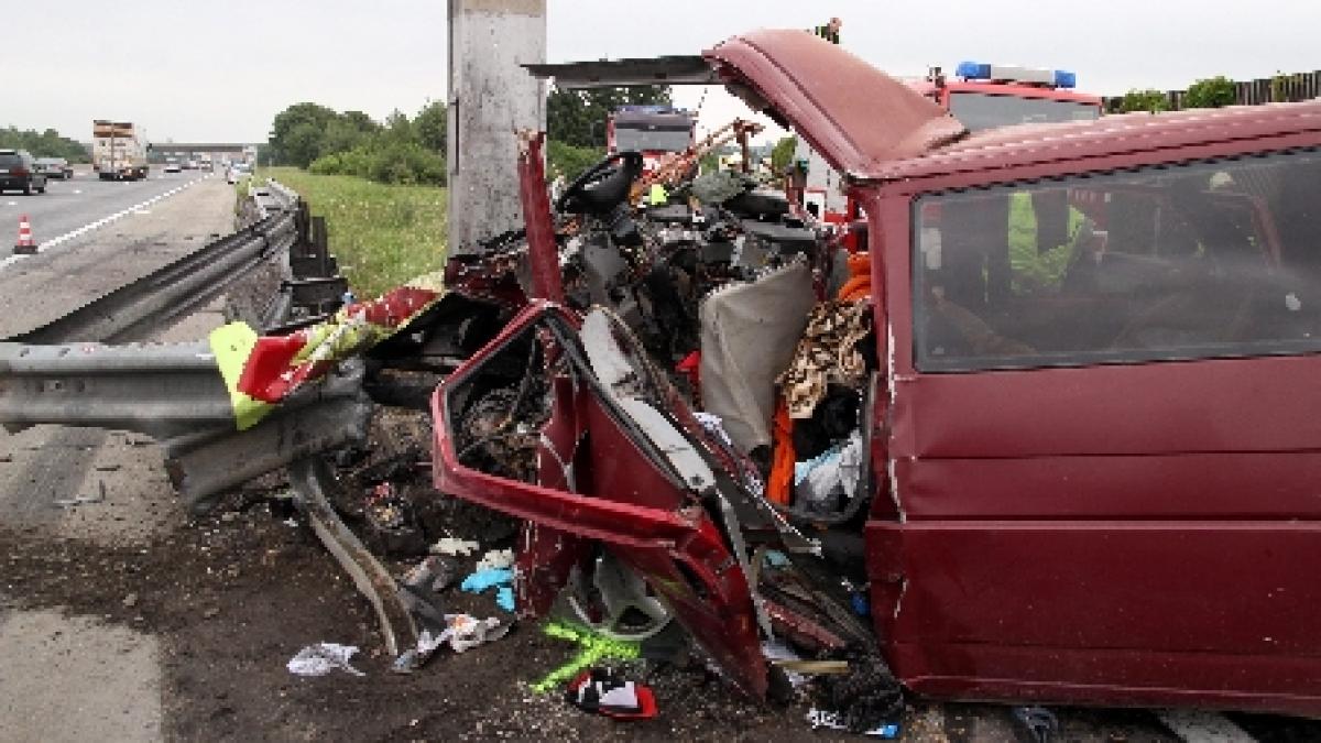 Infotrafic. Un mort, 16 răniţi şi 16 accidente rutiere - bilanţul ultimelor 24 de ore 