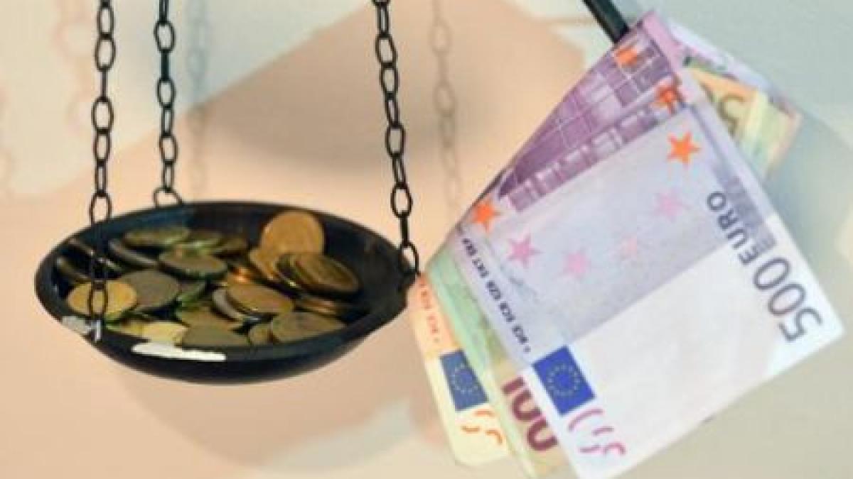 Cursul euro se apropie de maximul istoric. Află cu cât s-a depreciat leul 