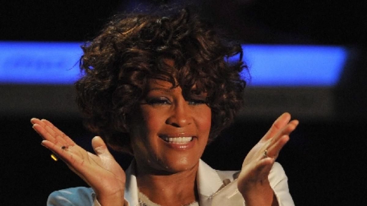 Fiica şi mama lui Whitney Houston vor apărea într-un serial televizat