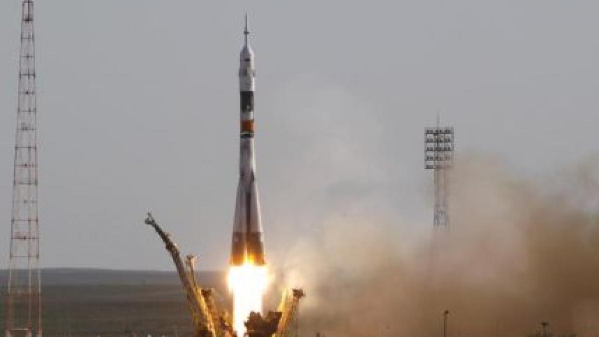 Capsula Soyuz a decolat din Kazahstan. Doi cosmonauţi ruşi şi unul american, trimişi pe Staţia Spaţială Internaţională