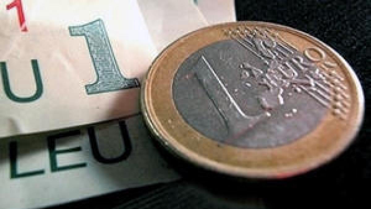 Toţi ochii sunt aţintiţi către cursul leu-euro. Drama în care joacă moneda naţională îi exasperează pe românii cu rate în euro