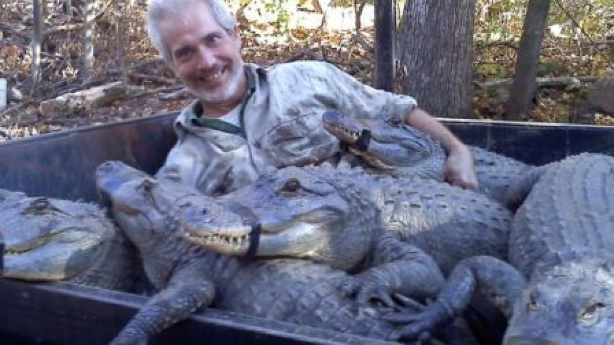 Imagini şocante. Un biolog american a fost atacat de un crocodil