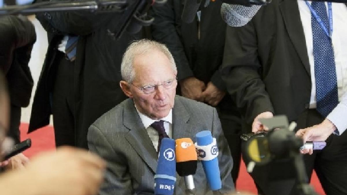 Hollande este rezervat în privinţa numirii lui Wolfgang Schauble la conducerea Eurogrup