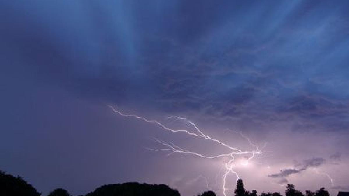 Avertizare de FENOMENE PERICULOASE. Află care sunt regiunile afectate şi prognoza meteo pentru zilele următoare