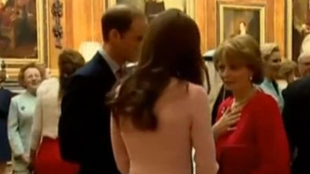 Kate, ducesa de Cambridge, reverenţă ca la carte în faţa Principesei Margareta a României