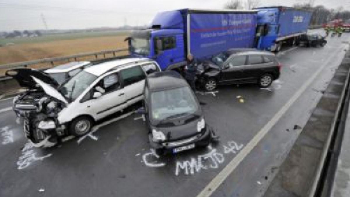 Accident în lanţ pe DN1. Şase autovehicule, între care trei TIR-uri, s-au ciocnit în judeţul Alba