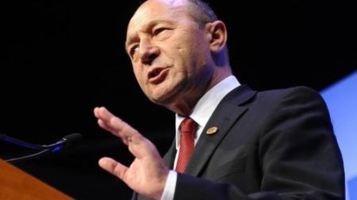 Băsescu nu renunţă la legea sănătăţii. &quot;O să reuşim, până la urmă, să introducem şi participarea privată la sistemul de sănătate&quot;