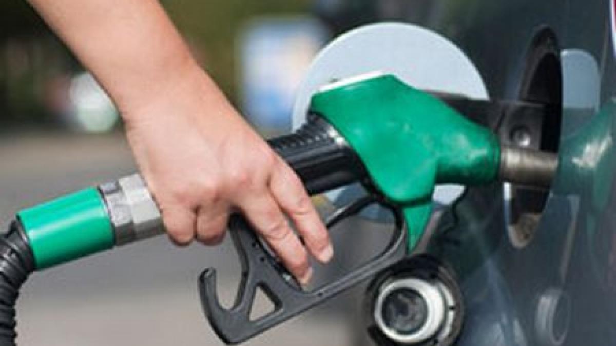 Motorina s-a scumpit din nou. Află noile preţuri ale carburanţilor