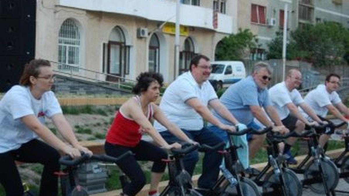 Preşedintele CJ şi primarul oraşului Satu Mare au făcut spinning de Ziua Europeană Împotriva Obezităţii