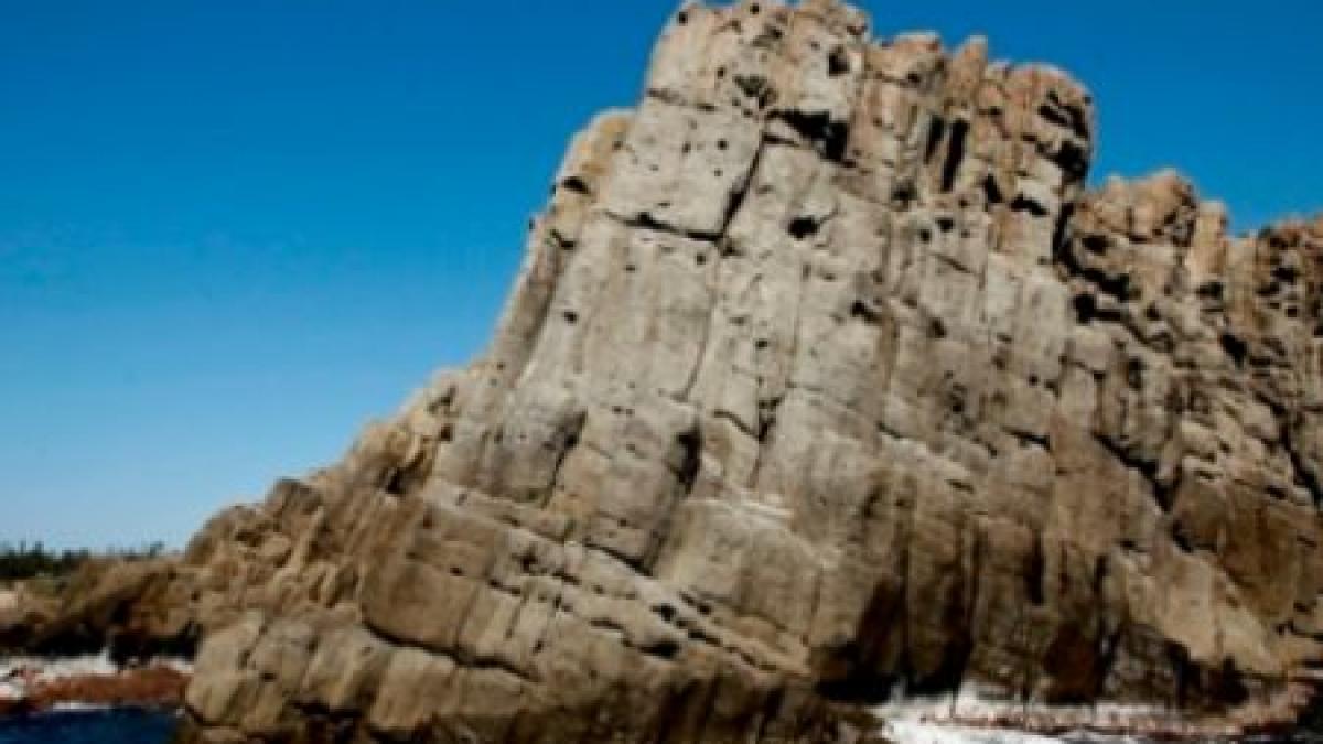 O moarte bizară. Un oficial rus a căzut de pe o stâncă din Japonia, în timp ce se afla cu familia la un picnic