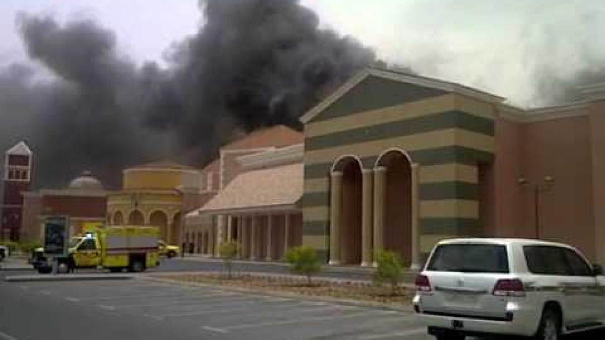 Tragedie în Qatar. Cel puţin 19 morţi, între care 13 copii, într-un incendiu izbucnit într-un mall