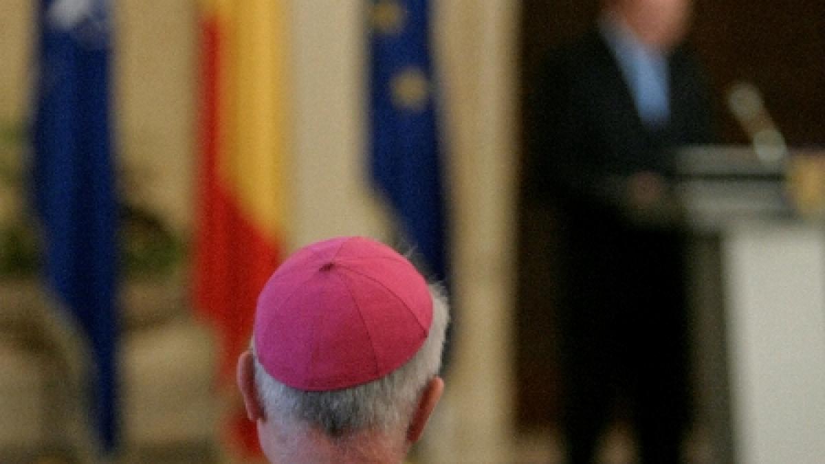 Un cardinal printre turnători. Pedofilie, răutăţi, scandaluri, scoase la iveală de liderii catolici