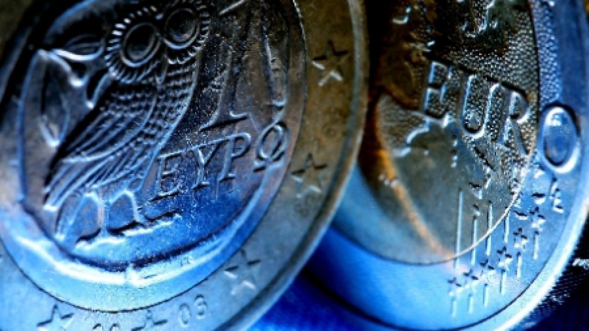 Euro a crescut semnificativ, după un nou sondaj privind alegerile din Grecia. Cu cât se tranzacţionează moneda europeană