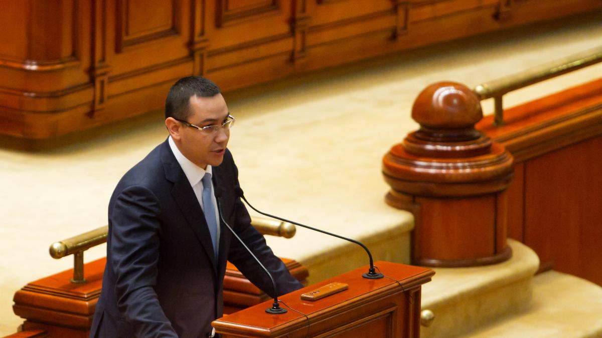 Ponta, deranjat de declaraţia şefului ANRE privind stingerea becului la baie: Nu cred că în felul ăsta poţi să le răspunzi oamenilor