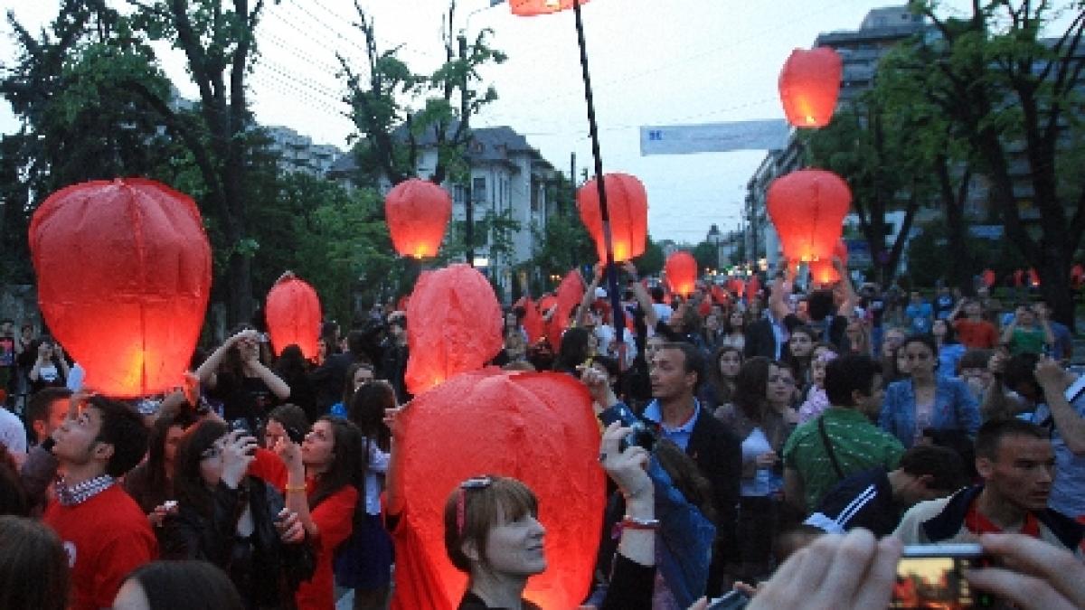 Iaşi. Oraşul a intrat în Cartea Recordurilor cu peste 12.740 de lampioane lansate în acelaşi timp