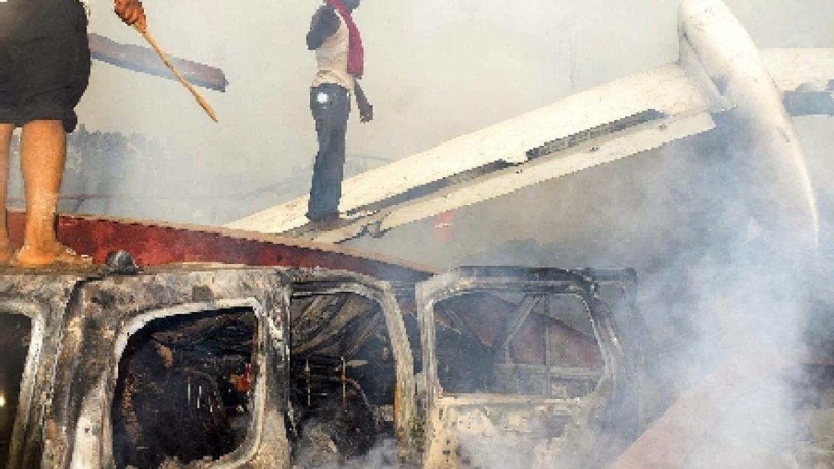 Toţi pasagerii avionului prăbuşit în Nigeria au murit. Vezi imagini de la locul catastrofei