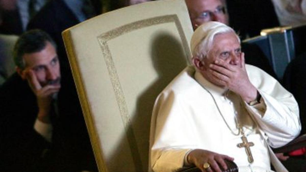 Cartea pro-homosexualitate a unei călugăriţe din SUA, interzisă de Papa Benedict al XVI-lea