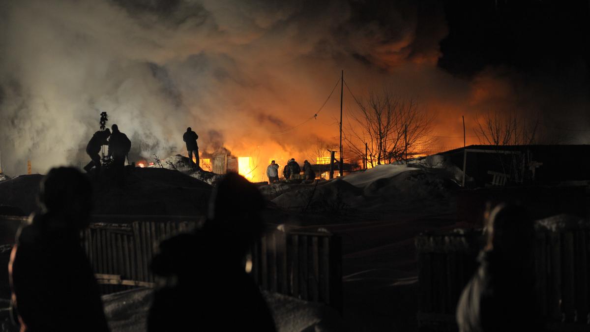 Nouă pompieri şi-au pierdut viaţa în timp ce luptau împotriva unui incendiu de pădure în Rusia