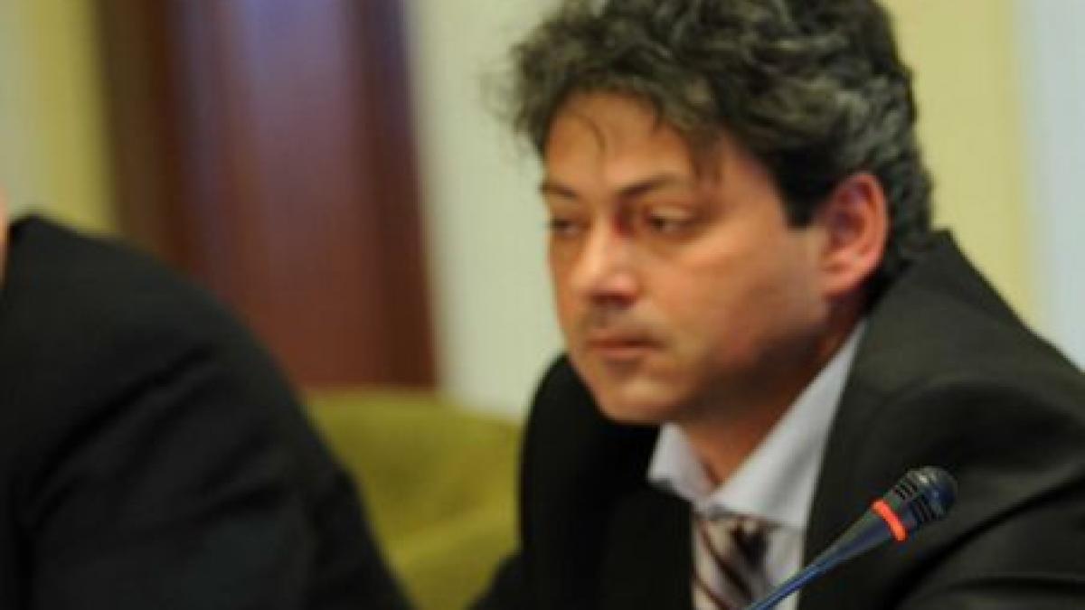 Preşedintele ANRE, Iulius Plaveti, revocat din funcţie. Conducerea instituţiei va fi preluată de Niculae Havrileţ