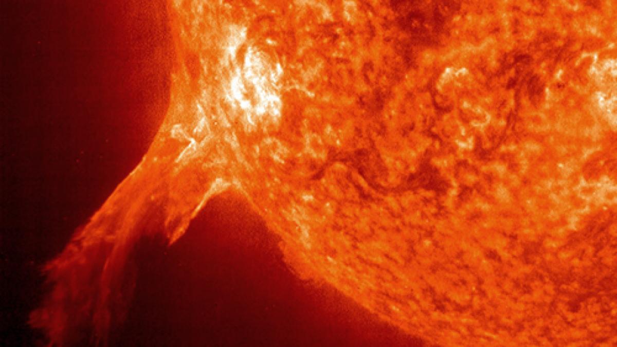 Lovitură neaşteptată din partea Soarelui. Efectele exploziilor solare vor fi resimţite şi în România, spune NASA 