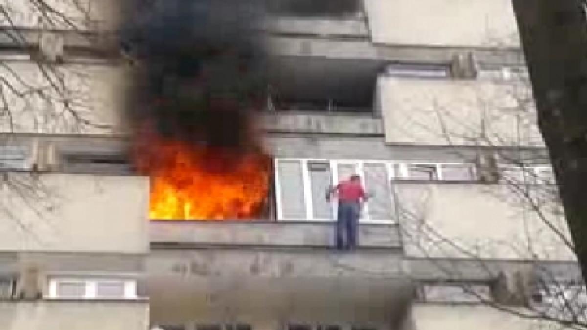 Galaţi. O femeie s-a aruncat de la etajul trei al blocului pentru a se salva de la un incendiu