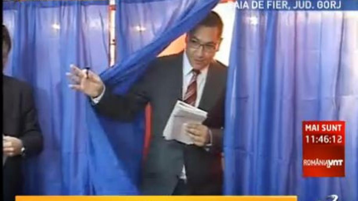 Victor Ponta, la secţia de votare: Am votat cu speranţa că putem să facem lucrurile mult mai bine decât până acum