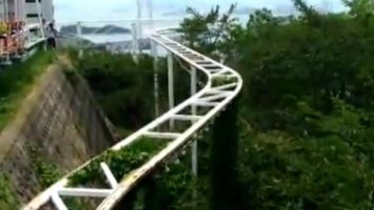 Ai curaj să te dai în „cericicletă”? Probabil cel mai tare roller coaster din lume