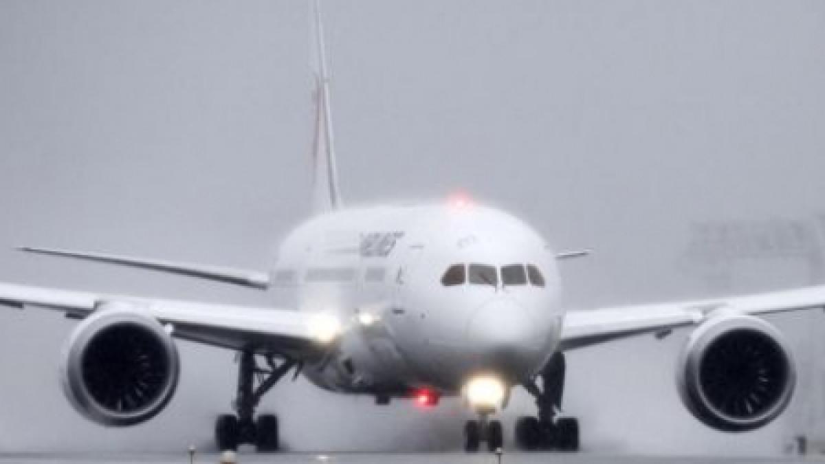 Zboruri suspendate o zi întreagă pe un aeroport britanic după un incident la aterizarea unui avion 