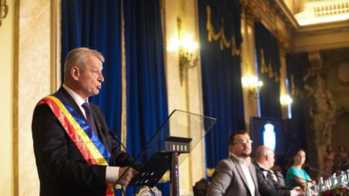 Oprescu, după ceremonia de învestire: Înţeleg că treaba mea de primar este să rezolv lucruri, nu să mă plâng 