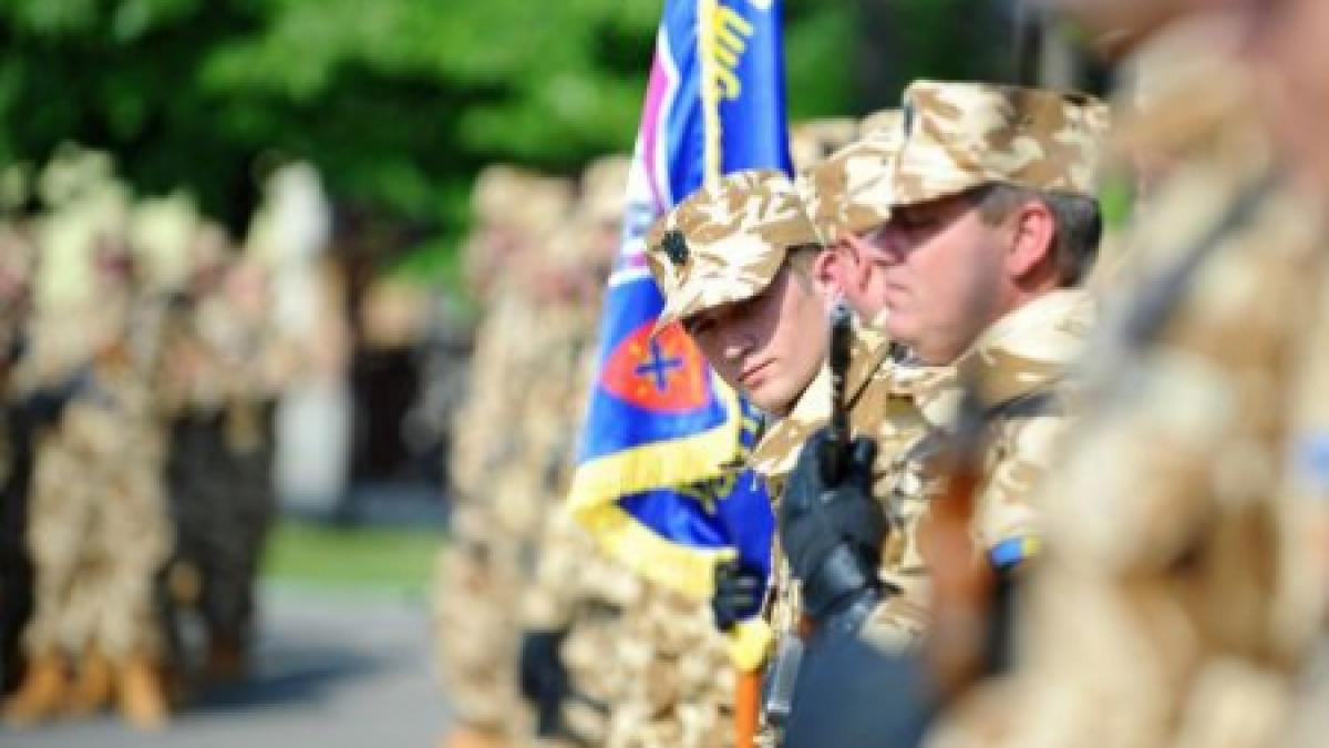 Dobriţoiu: Gradele militare acordate pe nedrept vor fi retrase. Instituţia aceasta nu merită jignită în acest fel