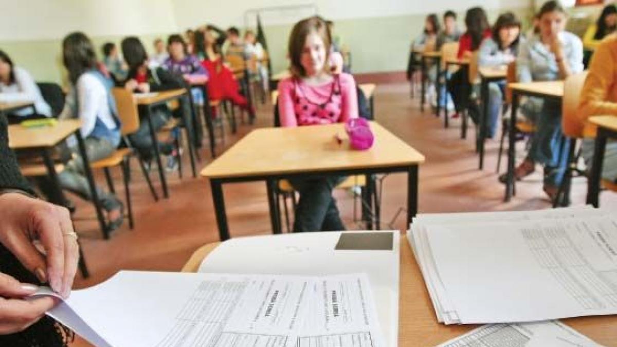 Evaluarea naţională a elevilor de clasa a VIII-a începe astăzi. Peste 200.000 de candidaţi vor da proba scrisă la română