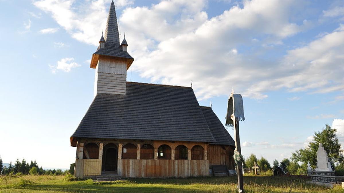 Biserica monument istoric din Dealu Negru, mistuită într-un incendiu 