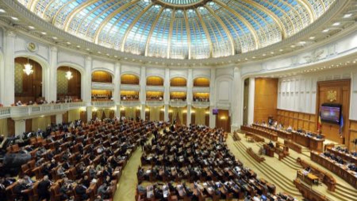 Deputaţii Uioreanu, Dobre, Moldovan şi Negoiţă îşi anunţă demisiile din Parlament