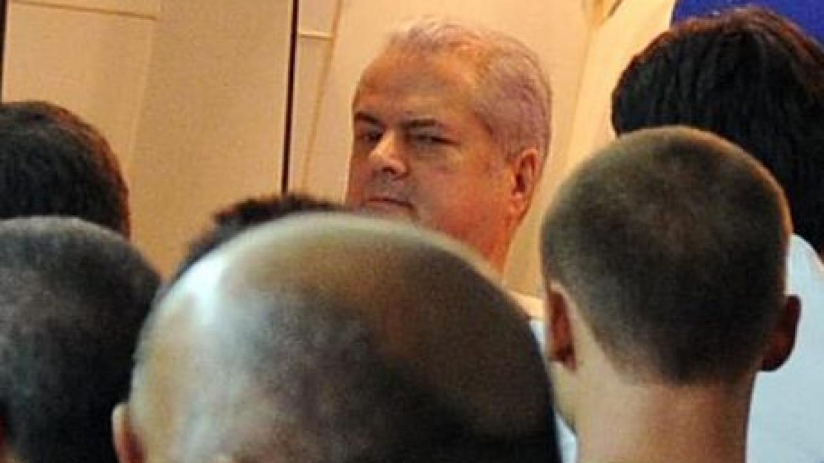 Presa internaţională, despre transferarea lui Adrian Năstase la Rahova. AFP:  A părăsit spitalul afişând un zâmbet