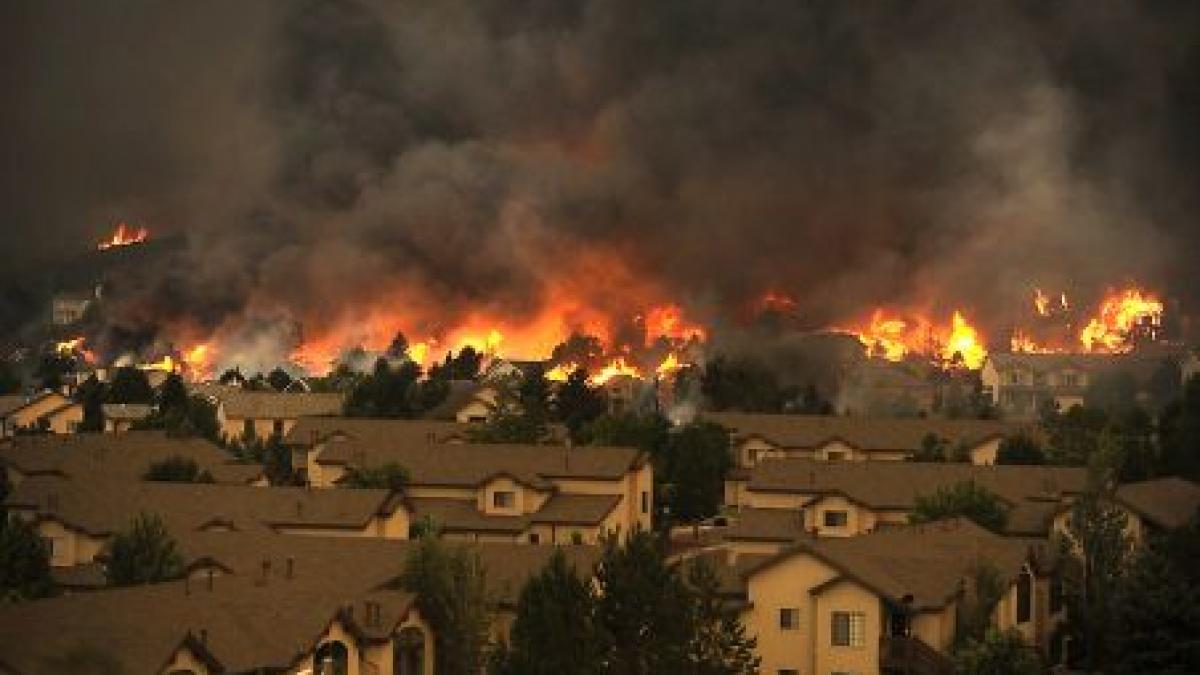 Obama instituie stare de catastrofă în Colorado. Vezi ce au lăsat în urmă incendiile