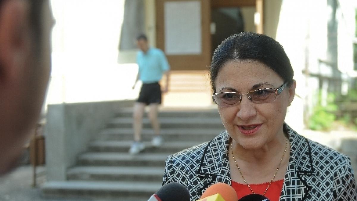 Andronescu: De câţiva ani asistăm la o bătălie politică sterila pentru aşteptările românilor