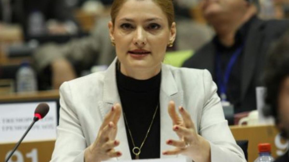 Ramona Mănescu: Blocarea fondurilor europene pentru România - consecinţa directă a dezastruoasei guvernări Boc-Udrea-Ungureanu